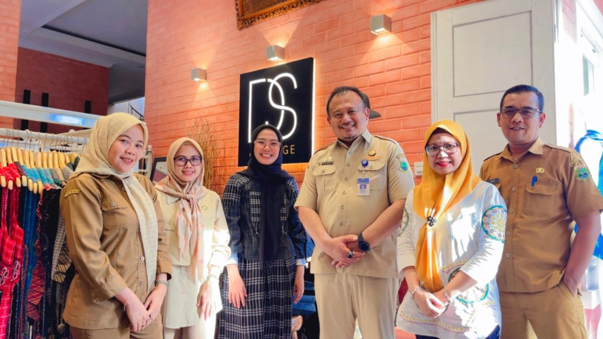 Kegiatan Kunjungan Disperindag Banten ke UMKM Unggulan Batik Dewi Sambi di Tangerang