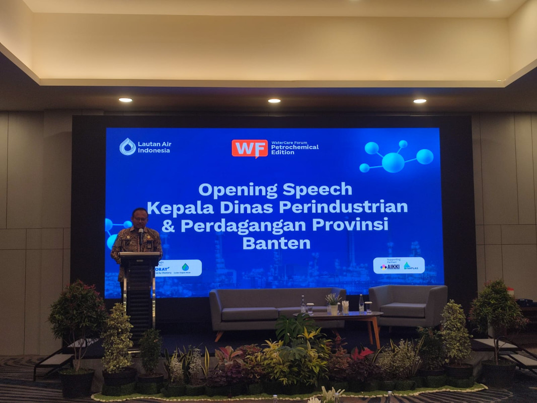 Sekretaris Disperindag Provinsi Banten Membuka Acara Kegiatan Watercare Forum Petrochemical Edition di Cilegon